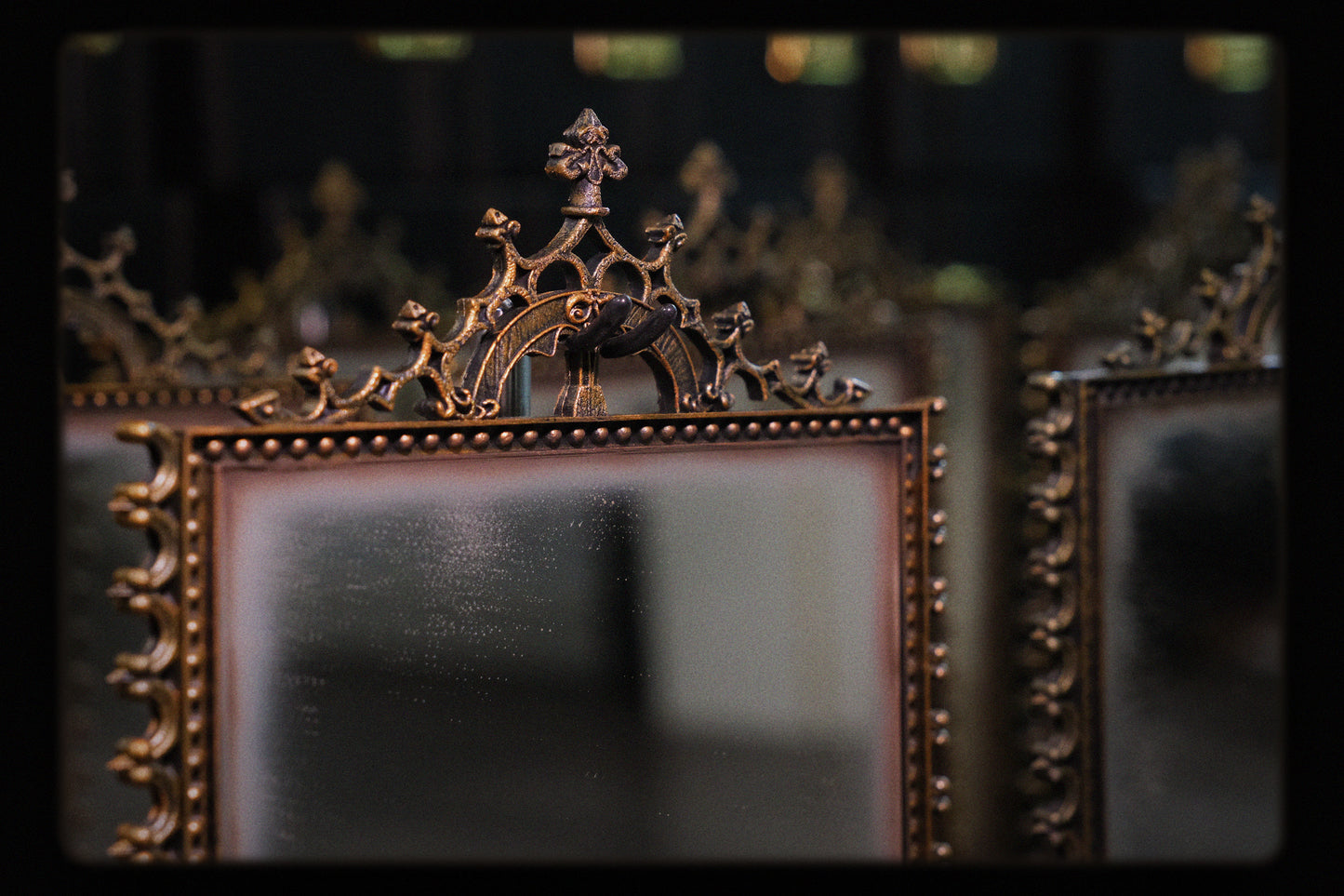 1/6 Constantine Background Mirror from Constantine (2005)